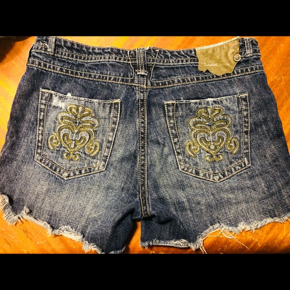 Ladies Industrial Cotton distressed denim shorts size 11 - Picture 2 of 5